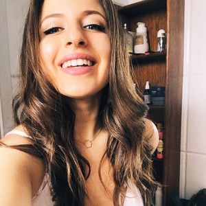 Meet your Posher, Isabella